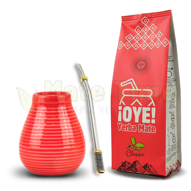 zestaw yerba mate Oye Classic z czeronym matero o pojemności około 330 ml oraz rozkręcaną bombillą Sierra Gold 16,5 cm z potrójnym filtrem