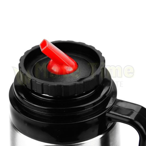 Termos ze stali nierdzewnej z dzióbkiem do yerba mate. Na termosie logo Delicatino.